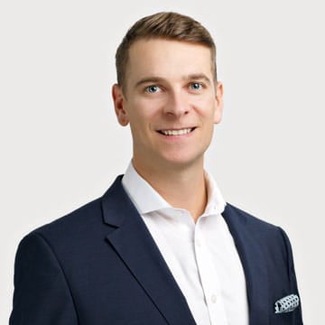 bio-headshot-jay-snyder